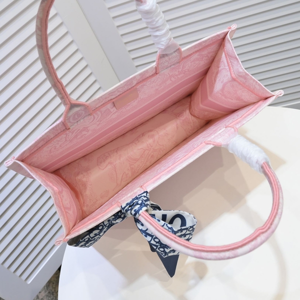 ディオールバッグ着用イメージ